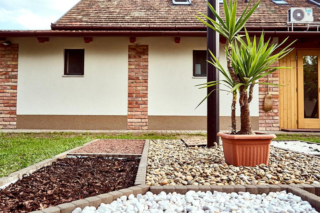 Oázis Apartmanok Mórahalom Esterno foto